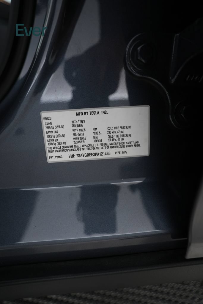 Used 2023 Tesla Model Y Long Range AWD/4WD image 29