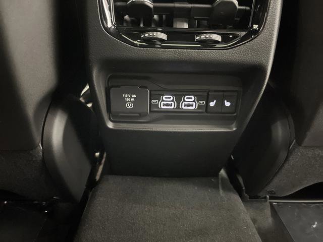 New 2025 Jeep Grand Cherokee Limited w/ Black Appearance Package image 33