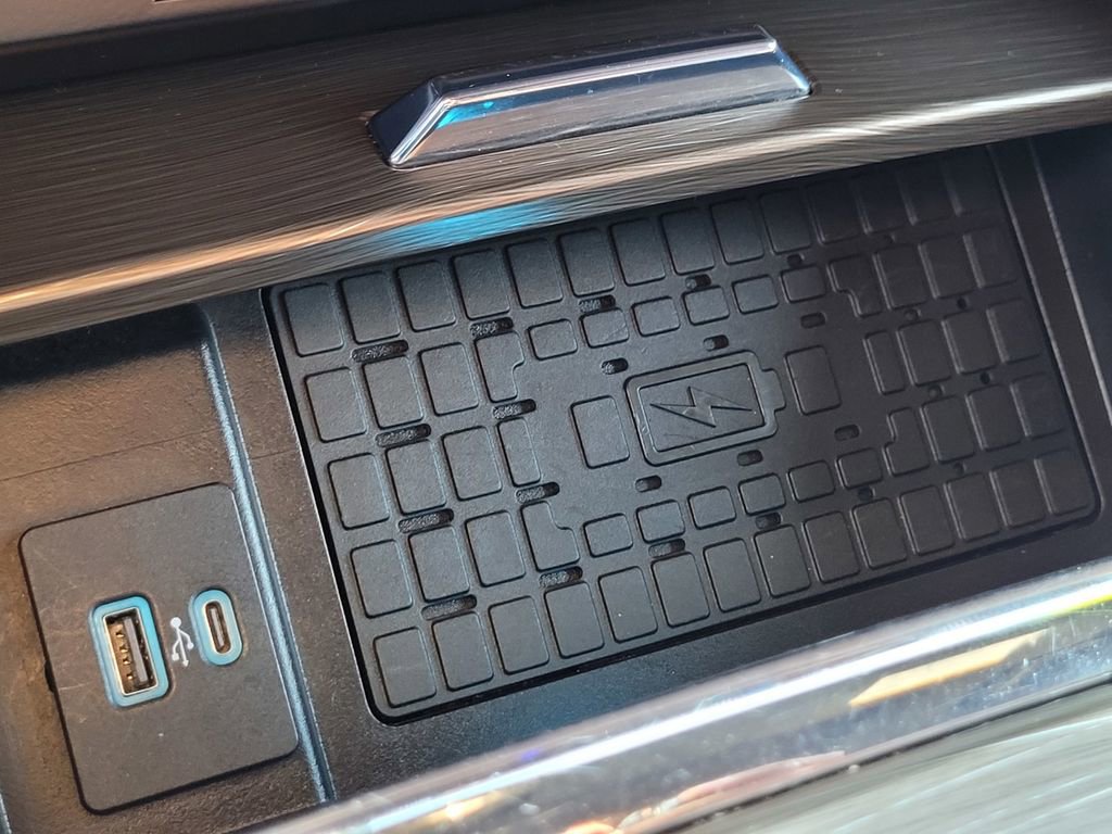 Used 2024 Ford Expedition Limited image 22