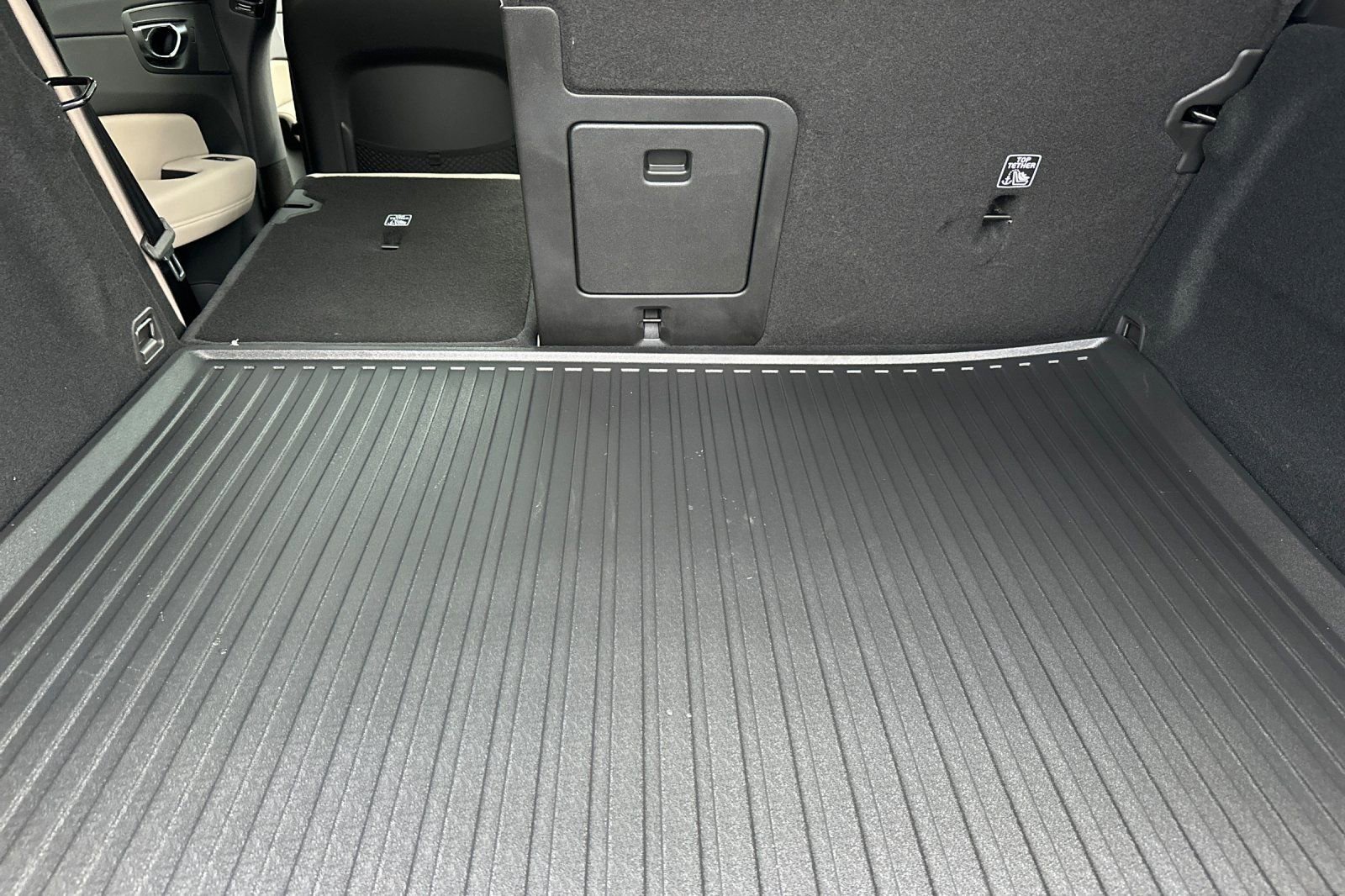 New 2026 Volvo XC60 B5 Plus w/ Protection Package Premier image 17