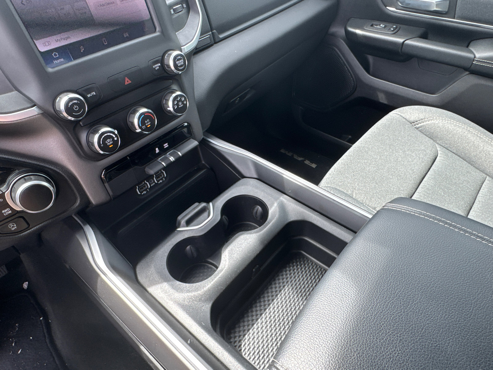 Used 2022 RAM 1500 Big Horn image 29