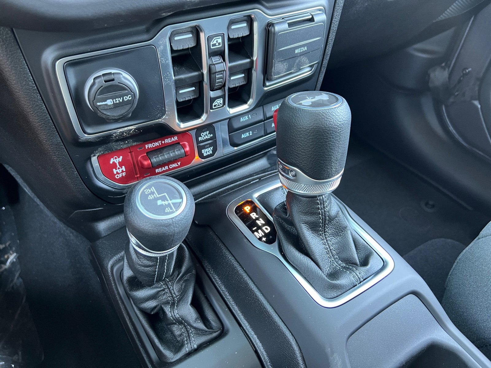 New 2025 Jeep Wrangler Unlimited Rubicon w/ Convenience Group image 31