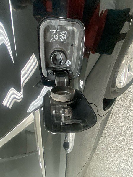 Used 2017 Chrysler 300 C image 13