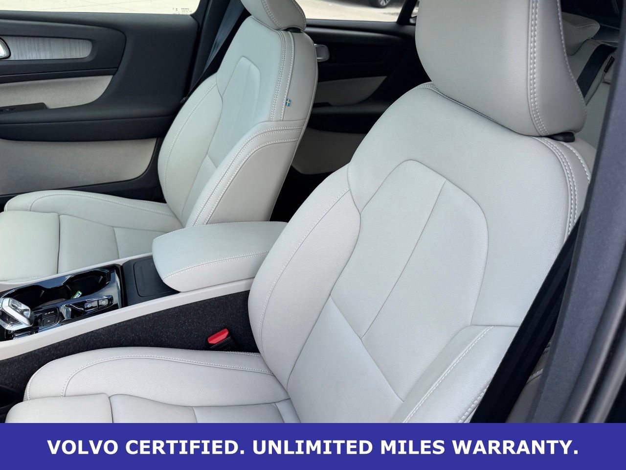 Certified 2025 Volvo XC40 B5 Ultra AWD/4WD image 30