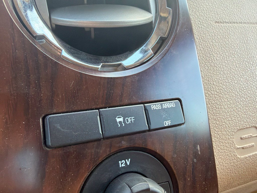 Used 2011 Ford F250 Lariat RWD image 25