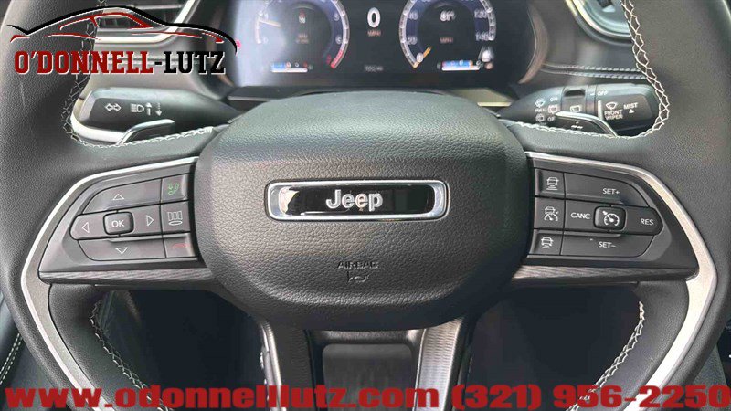 Used 2024 Jeep Grand Cherokee Laredo X w/ Luxury Tech Group I AWD/4WD image 19