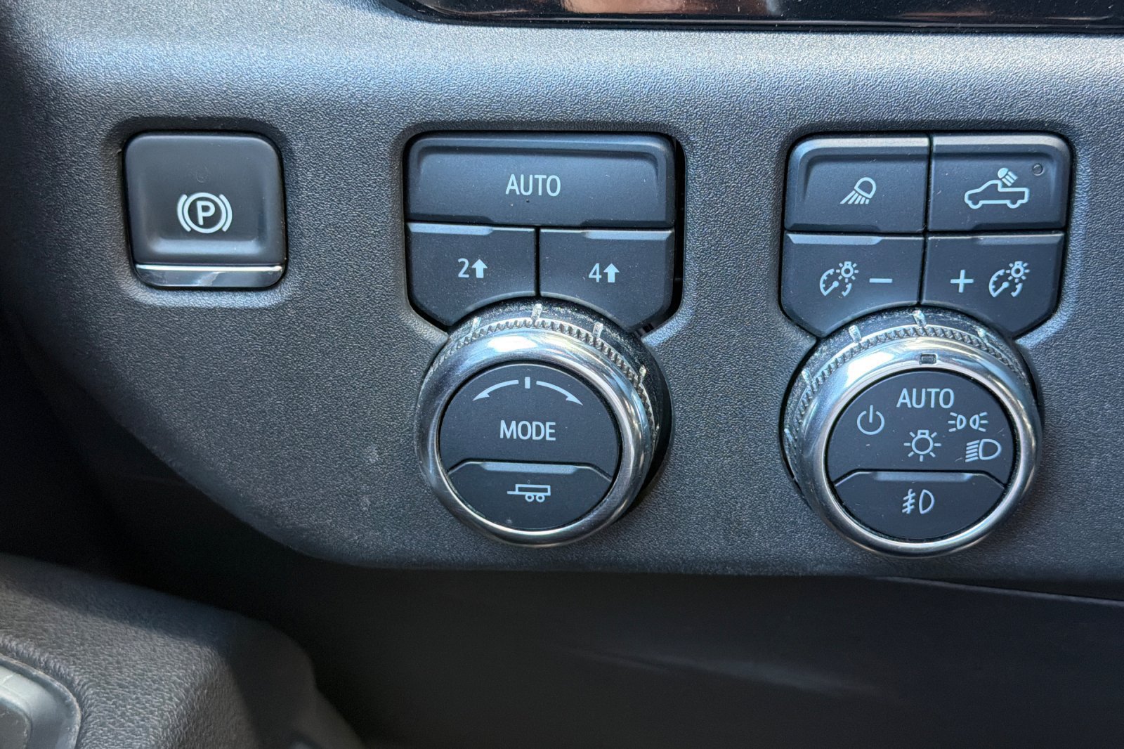 Used 2025 GMC Sierra 1500 SLT AWD/4WD image 34