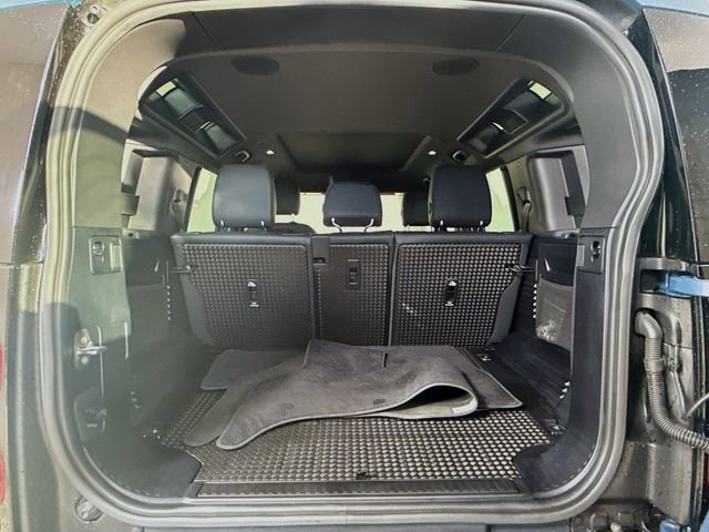 Certified 2022 Land Rover Defender 110 X-Dynamic SE AWD/4WD image 28