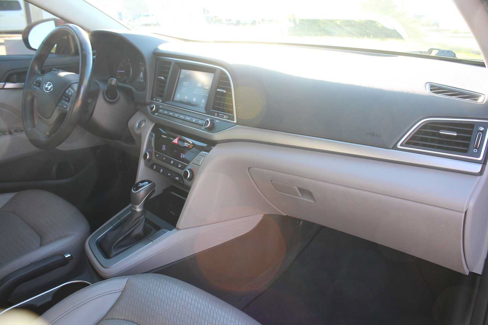 Used 2017 Hyundai Elantra Limited FWD image 18