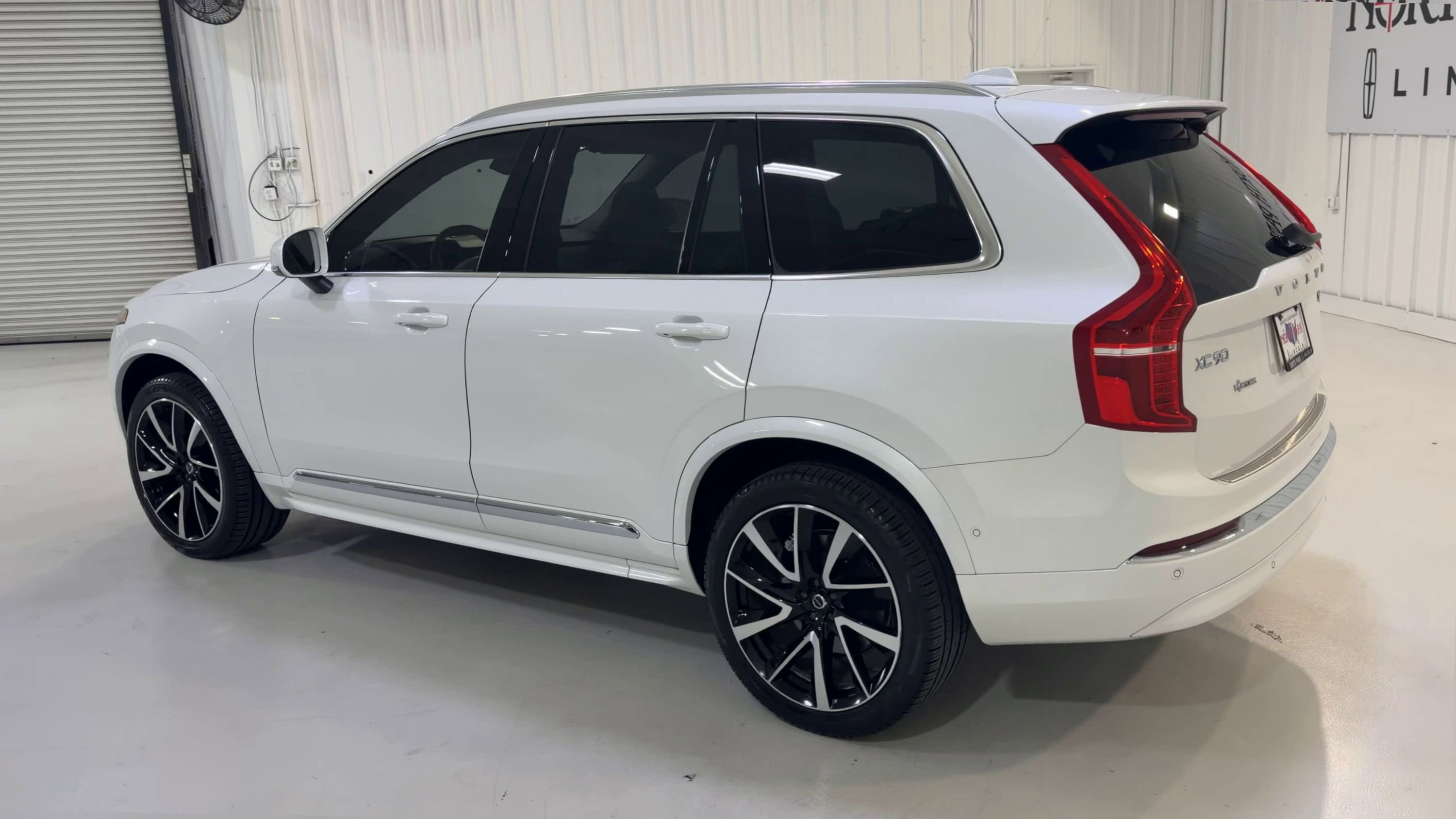 Used 2025 Volvo XC90 B5 Plus w/ Protection Package Premier AWD/4WD image 7