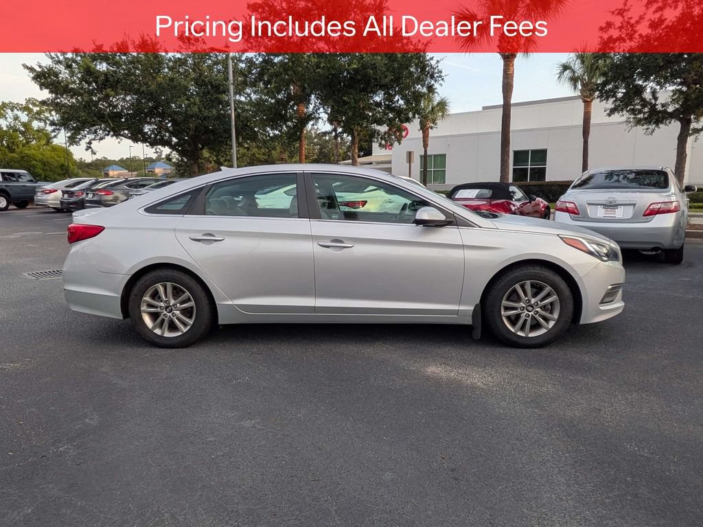 Used 2015 Hyundai Sonata SE w/ Option Group 02 FWD image 3