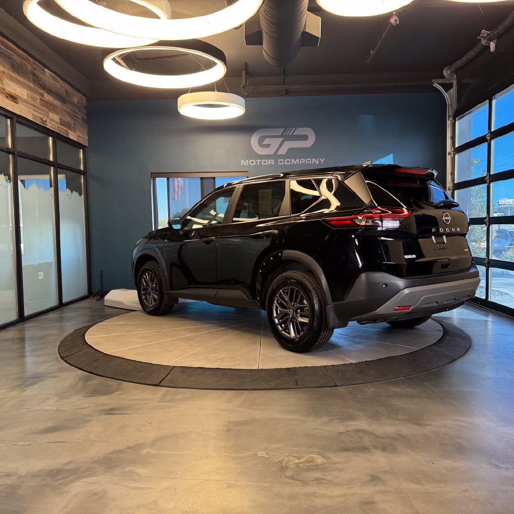 Used 2023 Nissan Rogue S AWD/4WD image 5