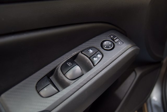 Used 2025 Nissan Altima 2.5 SV FWD image 14