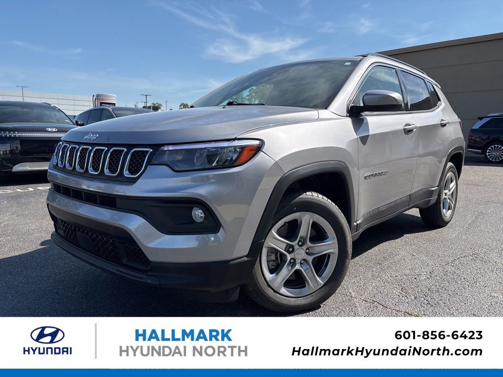 Used 2024 Jeep Compass Latitude image 1