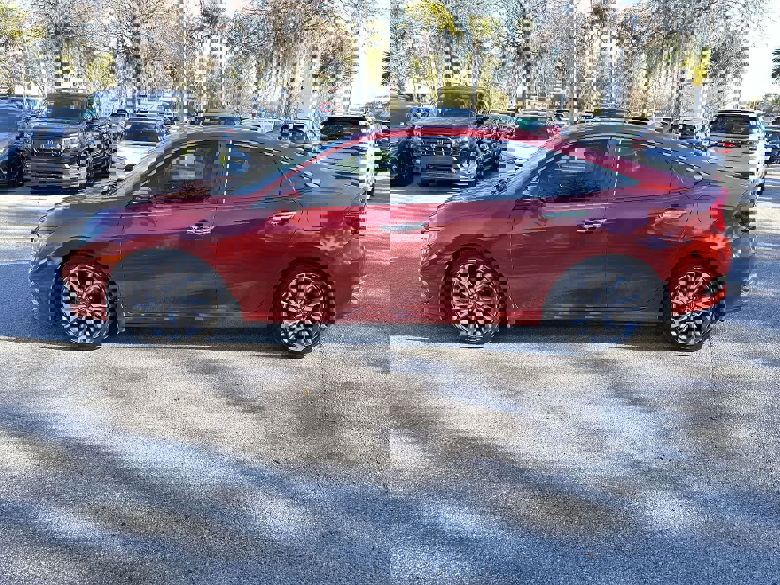 Used 2019 Honda Civic Touring image 3