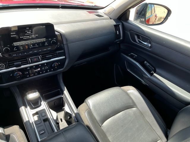 Used 2023 Nissan Pathfinder SL w/ SL Premium Package image 12