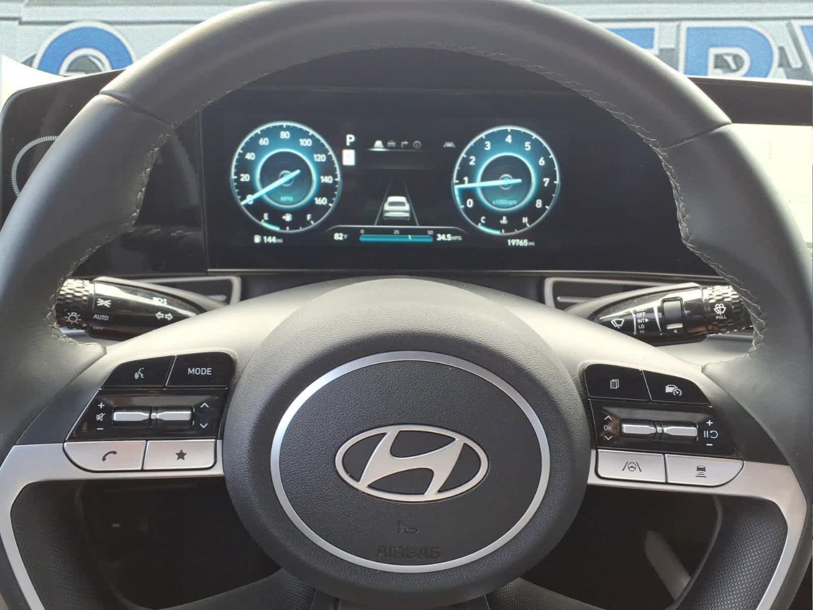 Used 2025 Hyundai Elantra Limited FWD image 24