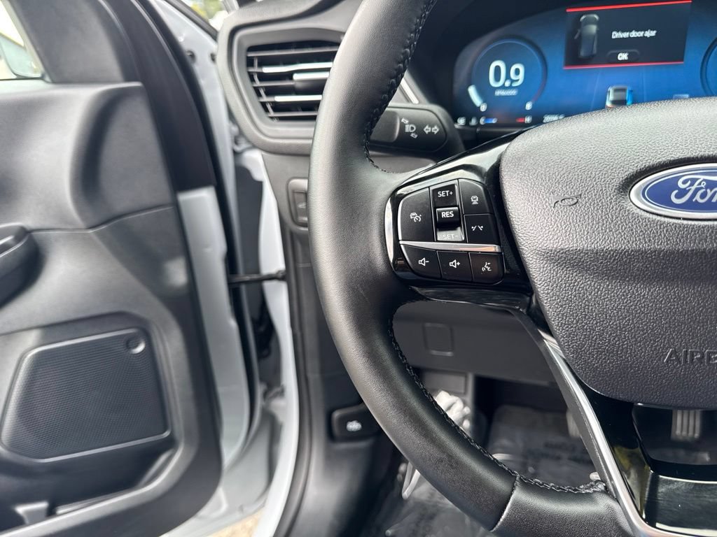 Used 2025 Ford Escape Platinum AWD/4WD image 25