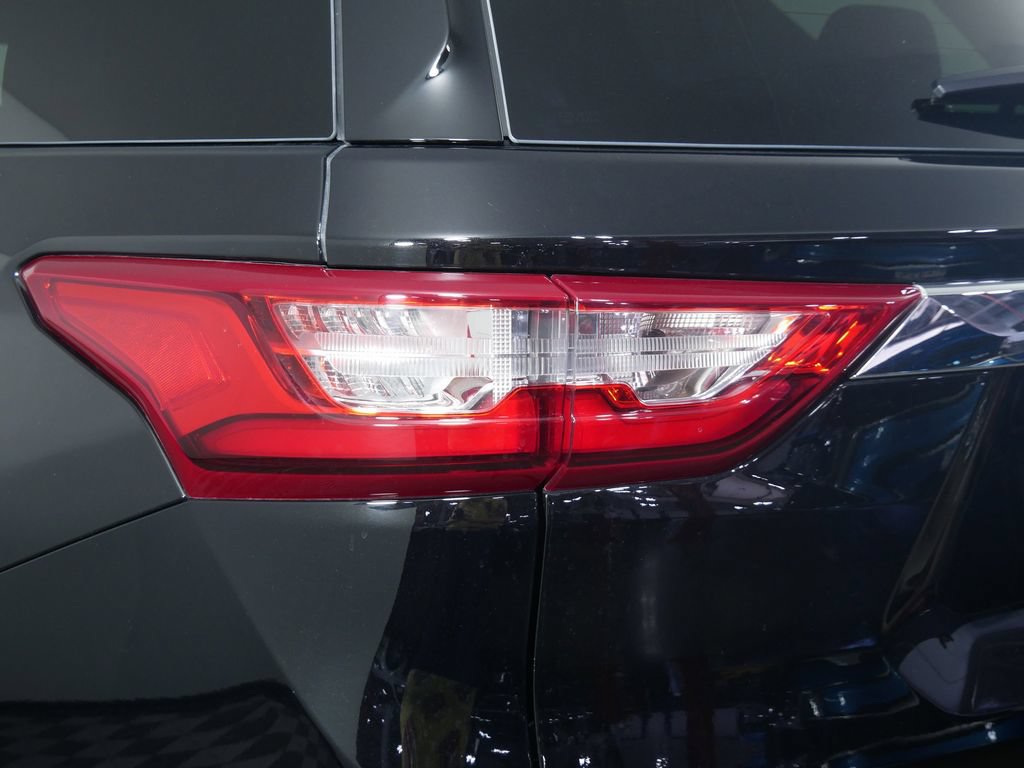 Used 2018 Chevrolet Traverse Premier w/ LPO, Black Accent Package AWD/4WD image 12
