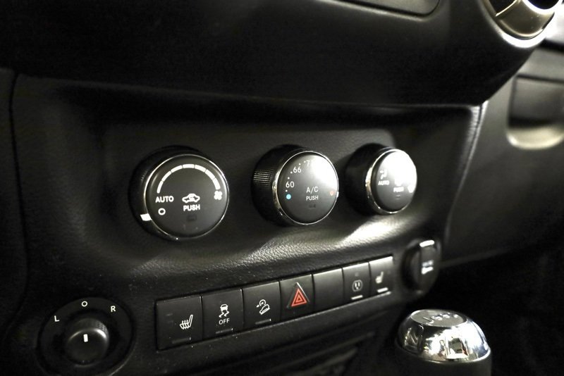 Used 2016 Jeep Wrangler Unlimited Sahara image 20