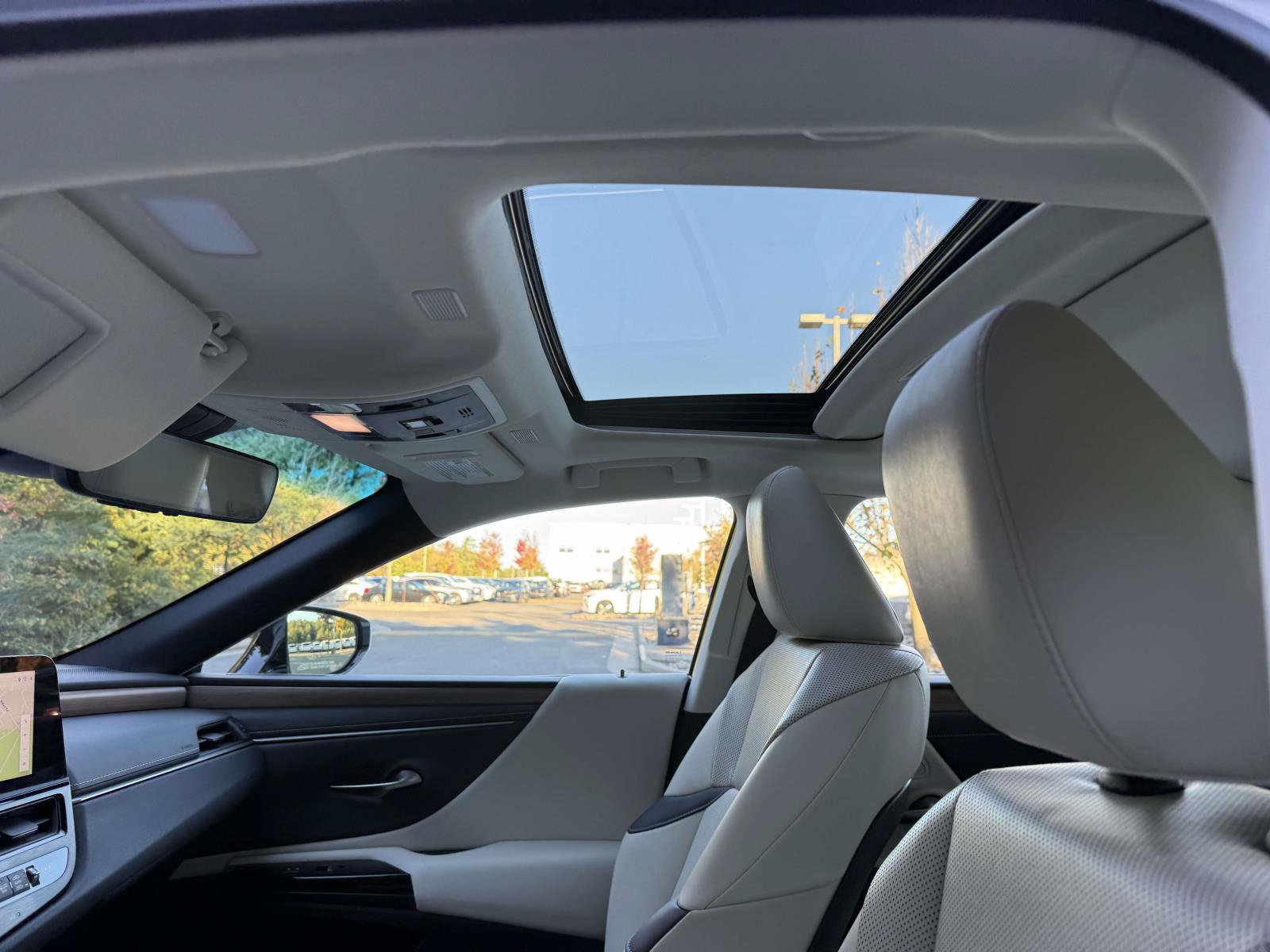 Used 2025 Lexus ES 350 w/ Premium Package FWD image 20