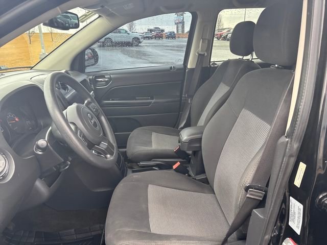 Used 2016 Jeep Compass Sport w/ Power Value Group AWD/4WD image 9