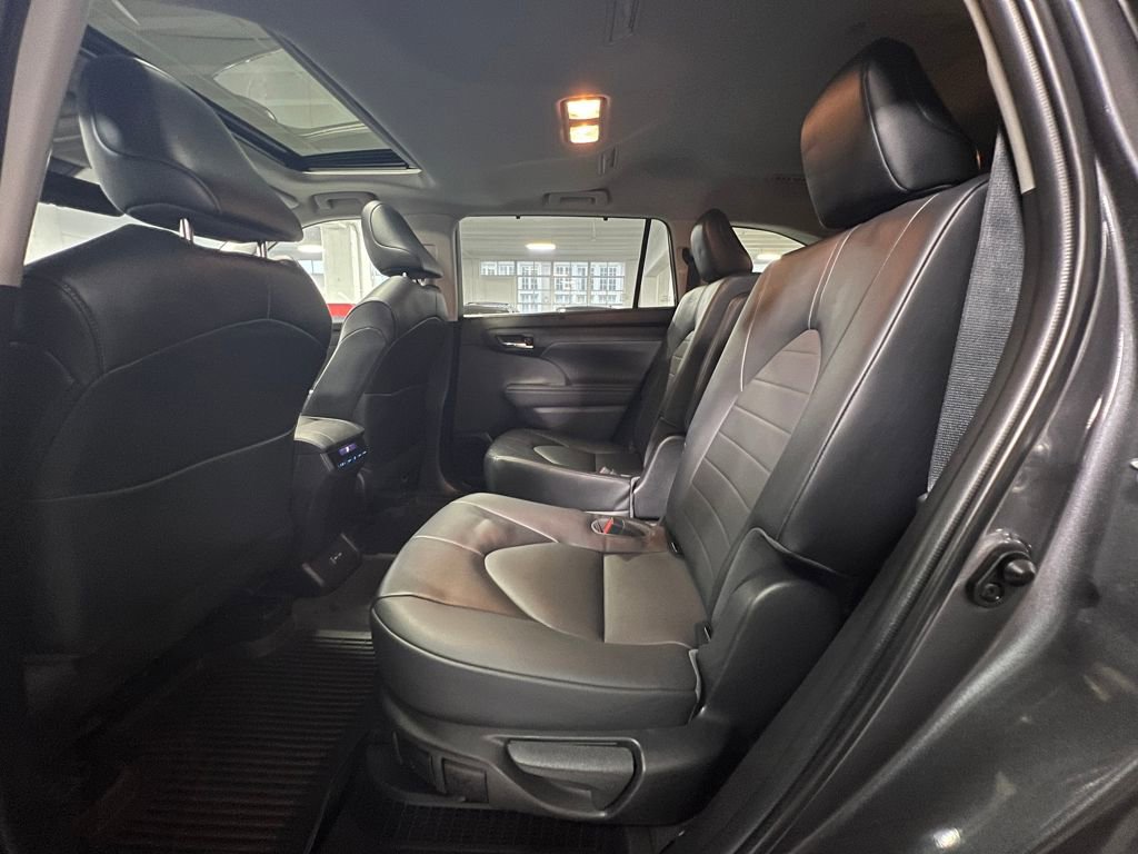 Certified 2022 Toyota Highlander XLE image 16