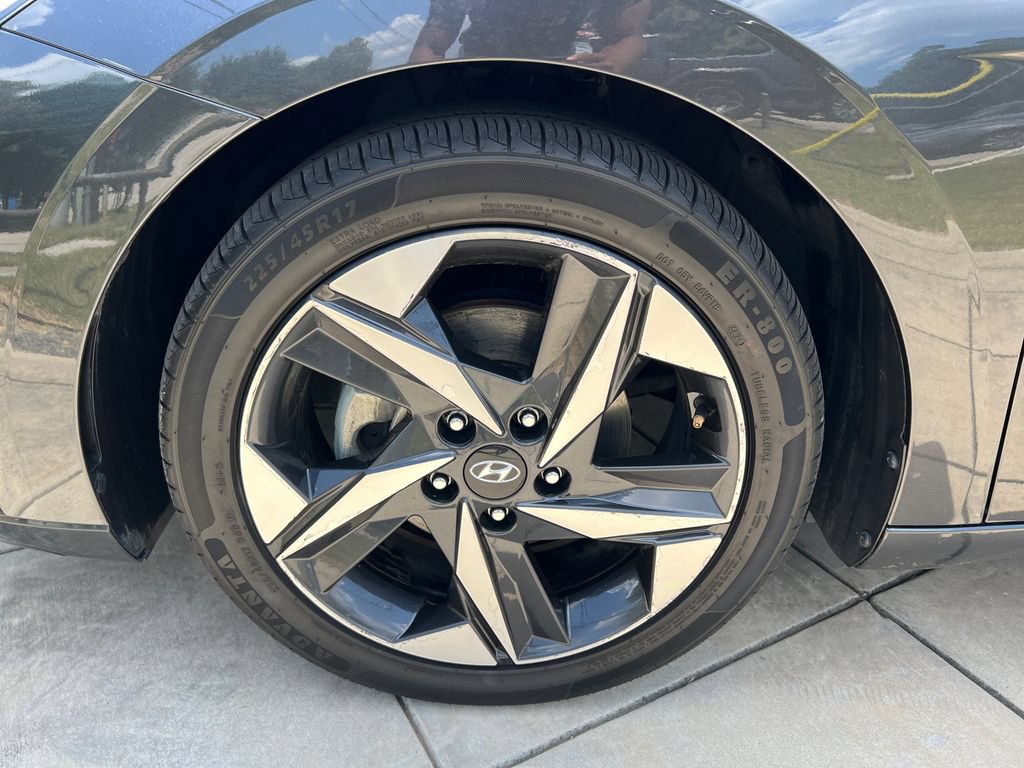 Used 2022 Hyundai Elantra Limited w/ Cargo Package FWD image 25
