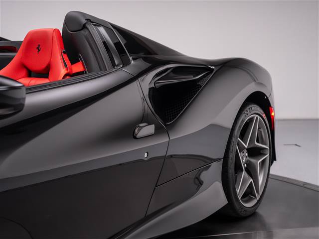 Used 2021 Ferrari F8 Tributo RWD image 23