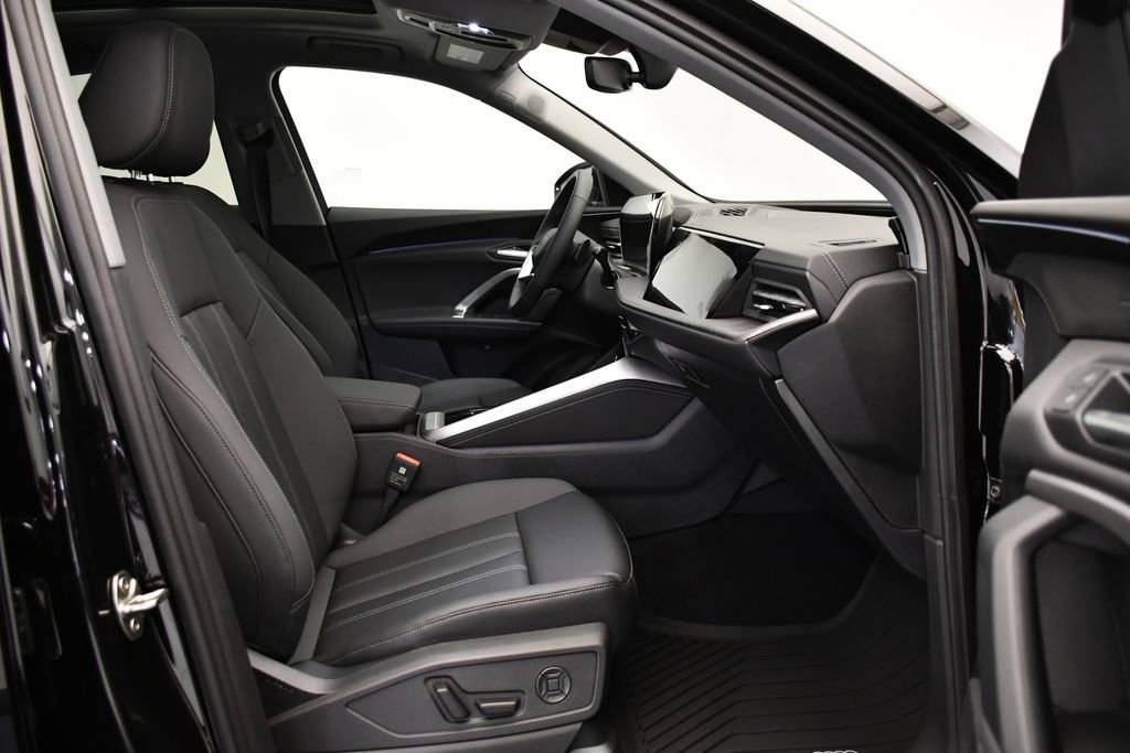 Used 2025 Audi Q5 Premium Plus w/ Premium Plus image 47