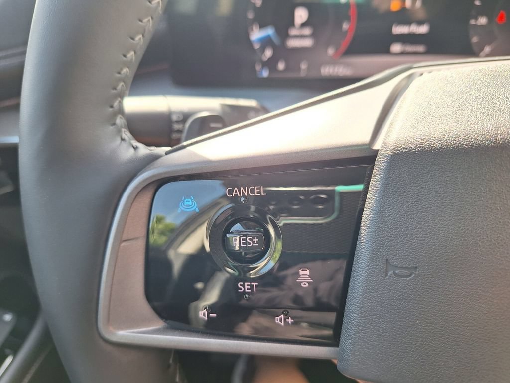 Used 2025 Nissan Murano SL AWD/4WD image 13