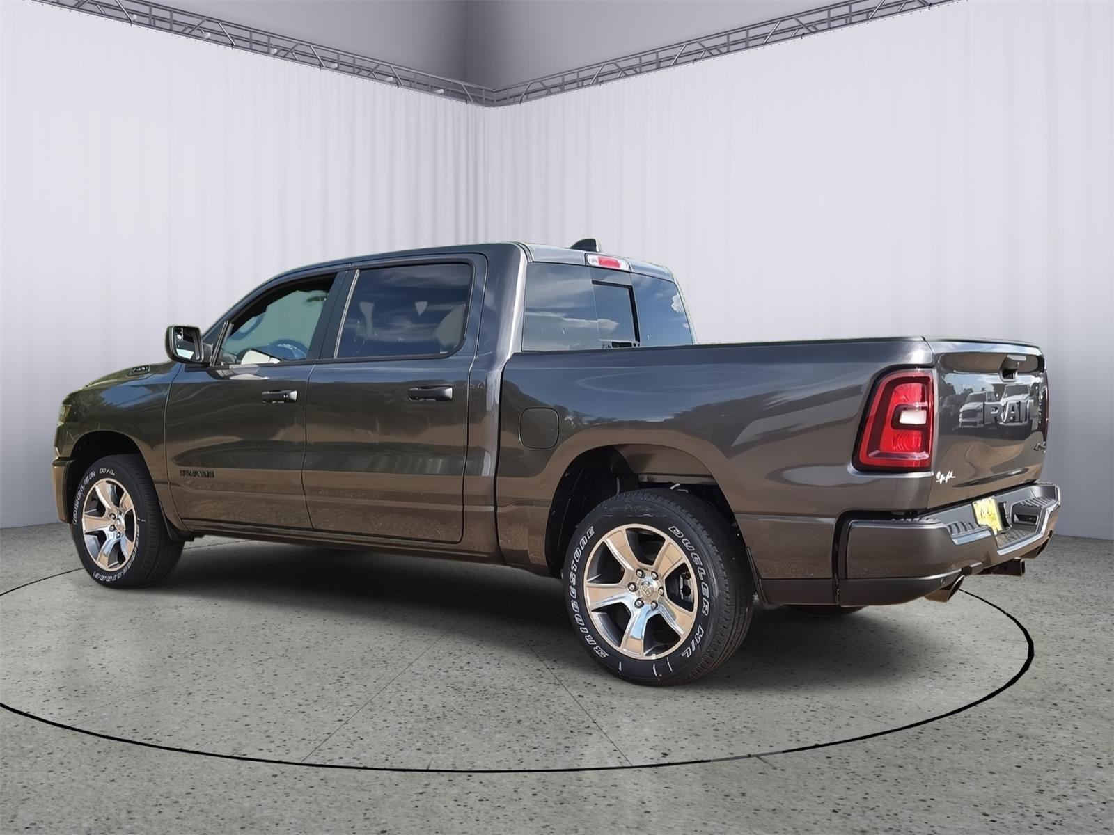 New 2026 RAM 1500 Express AWD/4WD image 4