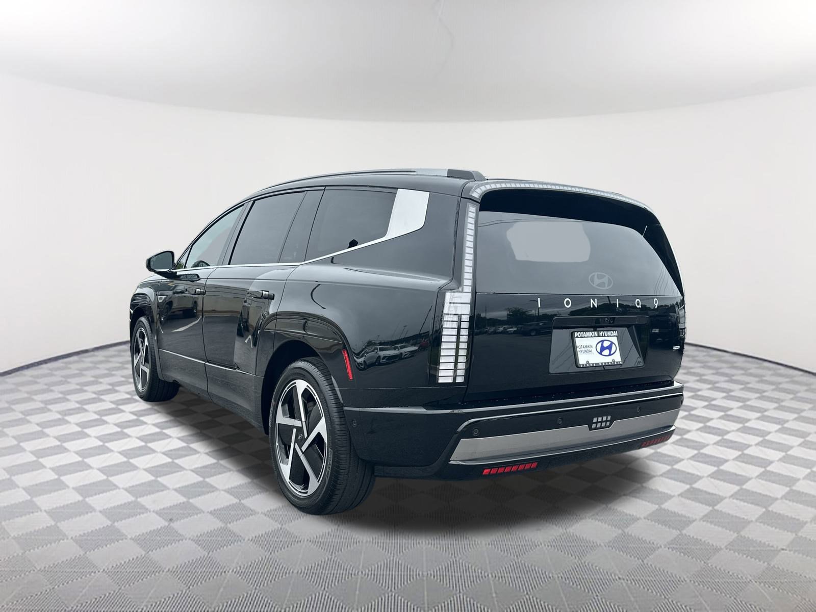 New 2026 Hyundai Ioniq 9 Calligraphy image 8