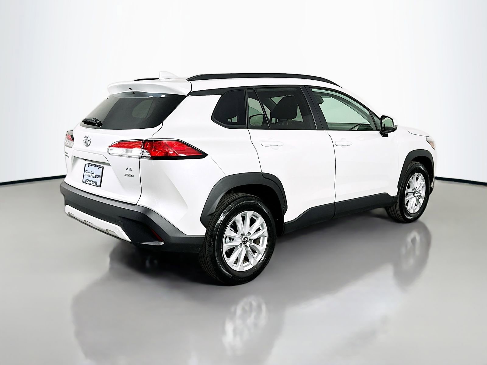 Certified 2024 Toyota Corolla Cross LE image 7