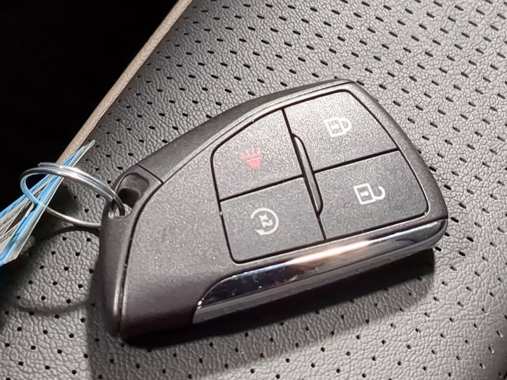 Used 2023 GMC Canyon Denali image 42