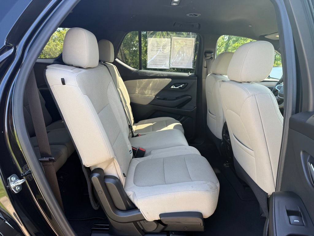 Used 2023 Chevrolet Traverse LS AWD/4WD image 18