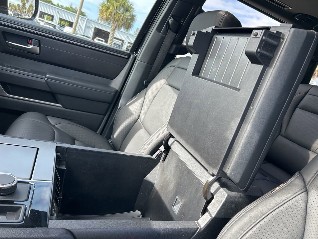 Used 2025 Toyota Sequoia SR5 AWD/4WD image 38