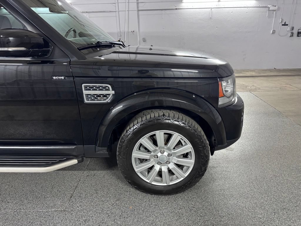 Used 2016 Land Rover LR4 AWD/4WD image 6
