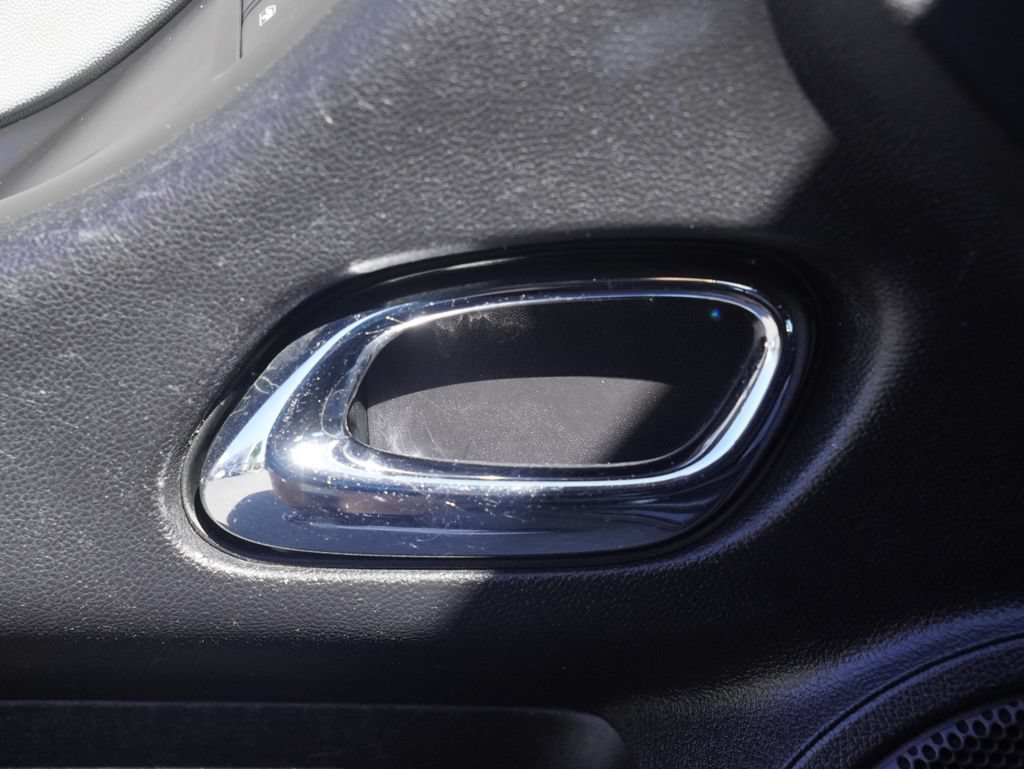 Used 2015 Chevrolet Camaro LS RWD image 12