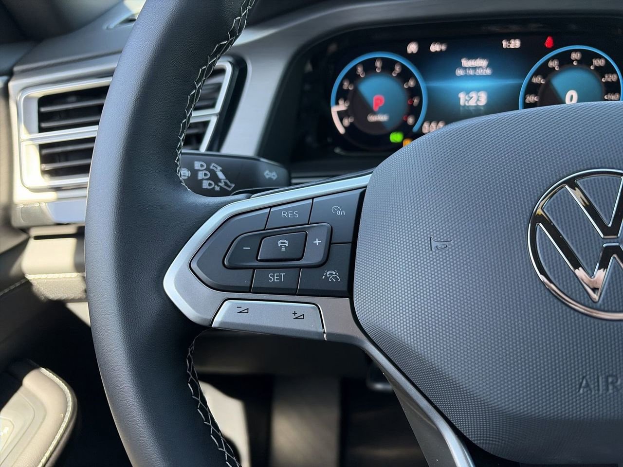 New 2026 Volkswagen Atlas Cross Sport SE AWD/4WD image 19