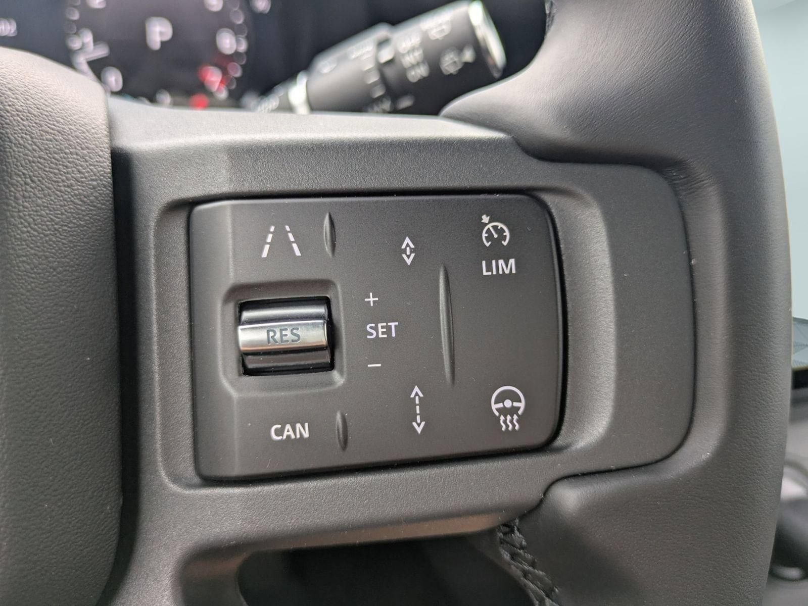 New 2026 Land Rover Defender 110 X-Dynamic SE AWD/4WD image 18