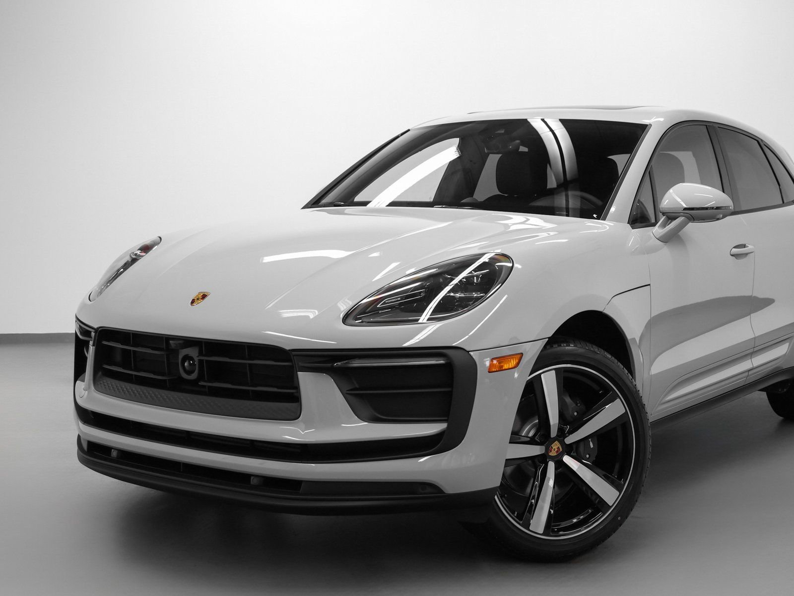 New 2026 Porsche Macan image 7
