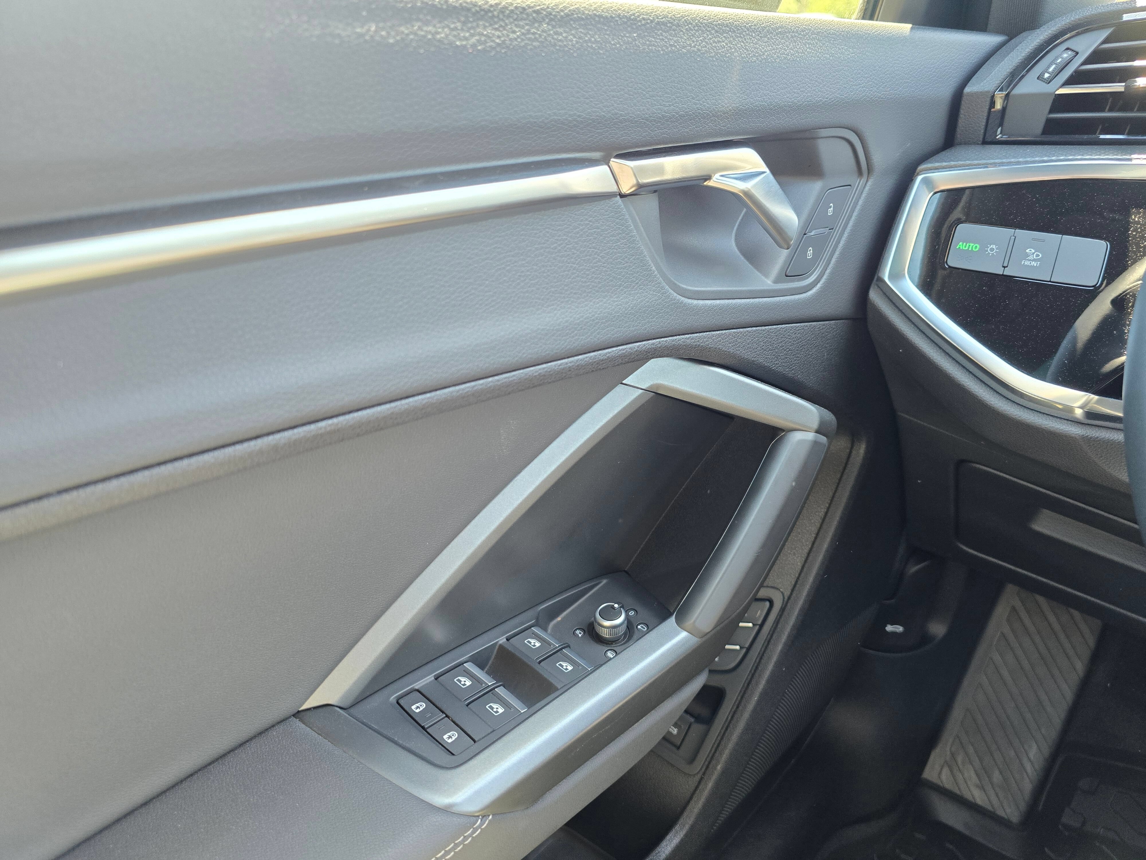 Certified 2025 Audi Q3 2.0T Premium w/ Convenience Package AWD/4WD image 56