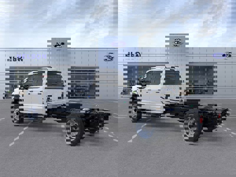 New 2025 Ford F550 4x4 Crew Cab Super Duty image 4