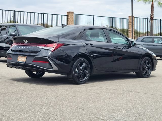 New 2026 Hyundai Elantra SEL Sport FWD image 4