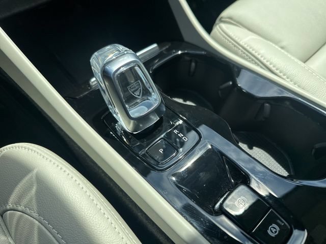 Certified 2023 Volvo XC40 B5 Plus w/ Climate Package AWD/4WD image 17