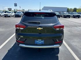 Used 2024 Chevrolet TrailBlazer LT w/ Driver Confidence Package FWD image 4