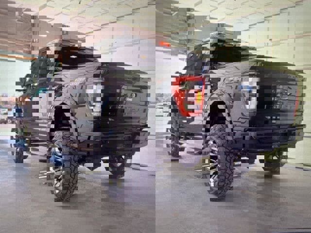 Used 2022 Ford F150 Lariat w/ Equipment Group 502A High image 9