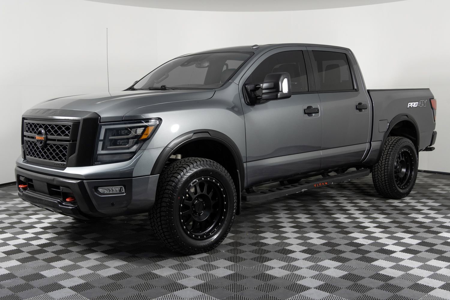 Used 2021 Nissan Titan PRO-4X w/ Pro-4x Convenience Package image 1