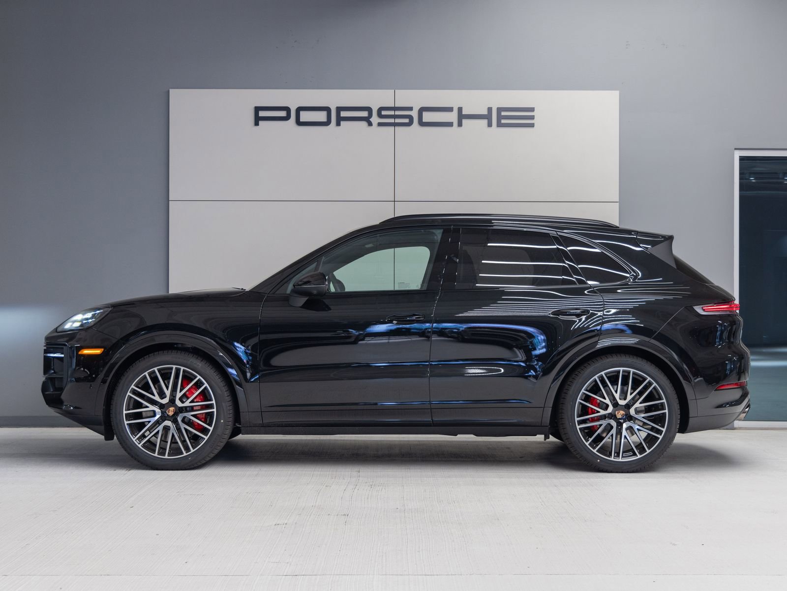 New 2026 Porsche Cayenne S image 2